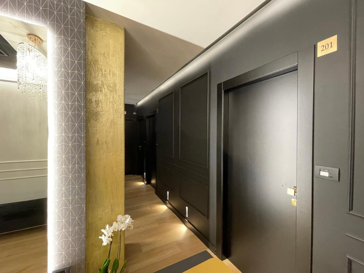 Plebiscito Boutique Rooms เนเปิลส์ ภายนอก รูปภาพ