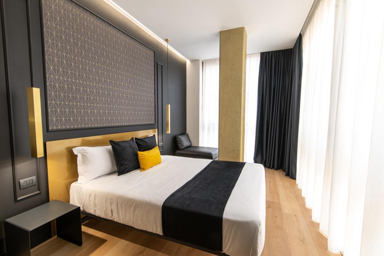 Plebiscito Boutique Rooms เนเปิลส์ ภายนอก รูปภาพ