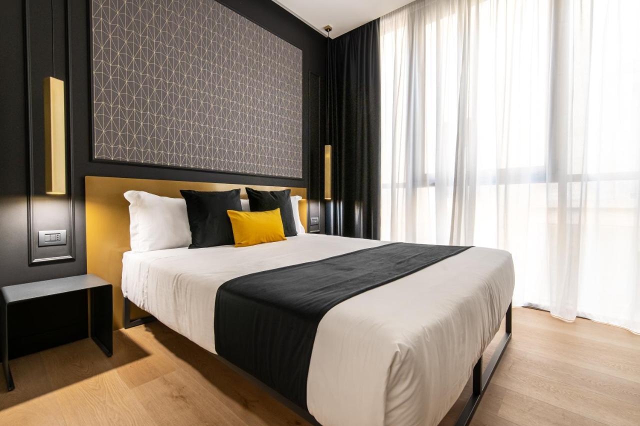 Plebiscito Boutique Rooms เนเปิลส์ ภายนอก รูปภาพ