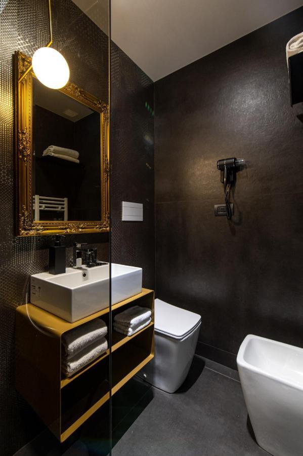 Plebiscito Boutique Rooms เนเปิลส์ ภายนอก รูปภาพ