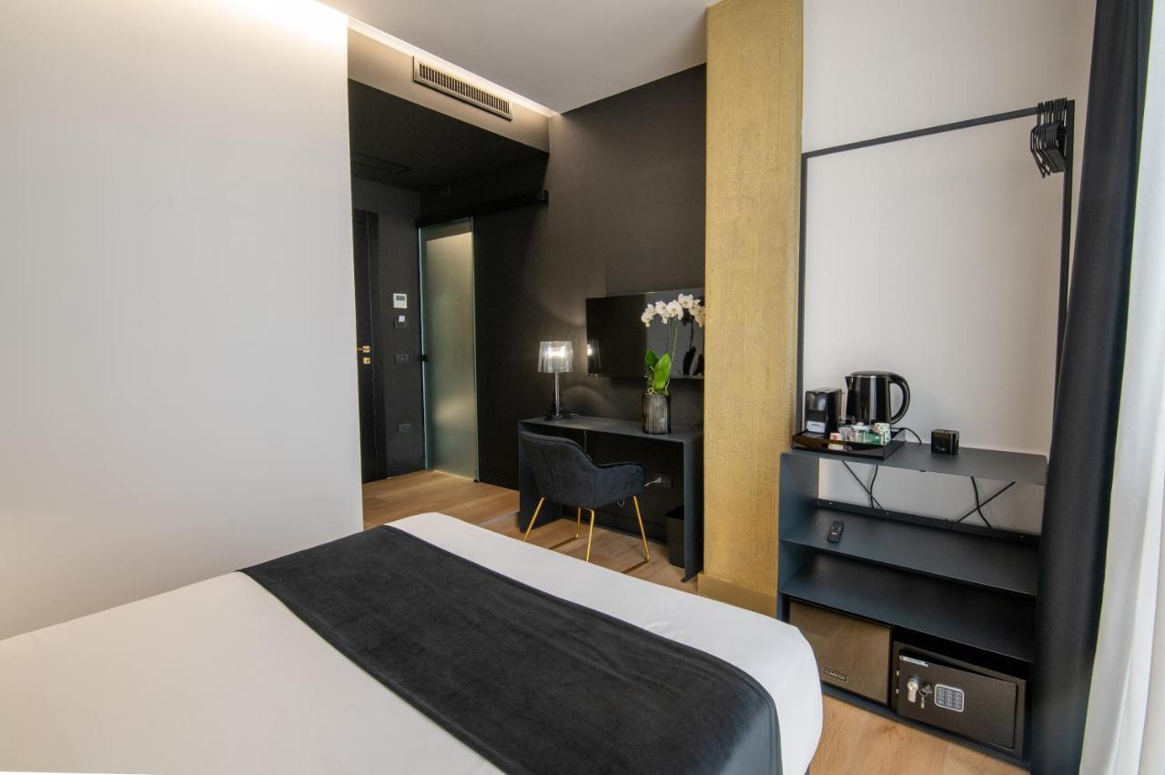 Plebiscito Boutique Rooms เนเปิลส์ ภายนอก รูปภาพ