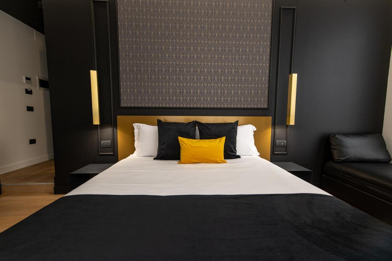 Plebiscito Boutique Rooms เนเปิลส์ ภายนอก รูปภาพ